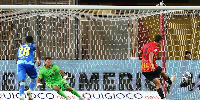 Serie B: Benevento-Catanzaro 1-1, debutto con punto per Mignani