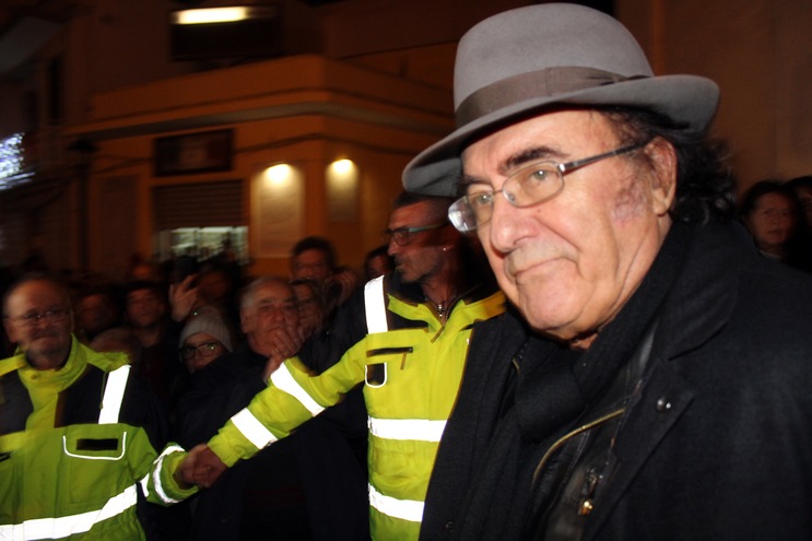 Al Bano La Gaffe Sui Dinosauri Diventa Virale Sui Social Tutti I Meme 
