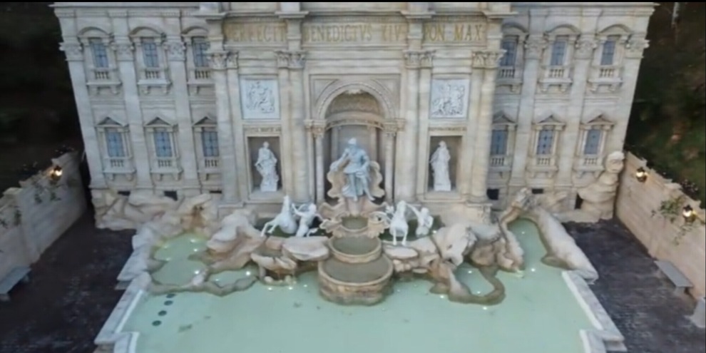 ABAKUHAUS Italia Arazzo Decorativo Fontana Di Trevi | 150x100 Cm | Tessuto Raso Setoso 100% Poliestere | Per Salotto E Camera - 2