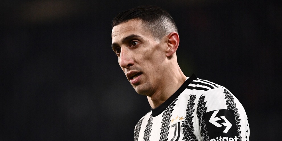Juve Di Maria Risponde A Un Tifoso Siete Voi Che Non Meritate La Maglia 